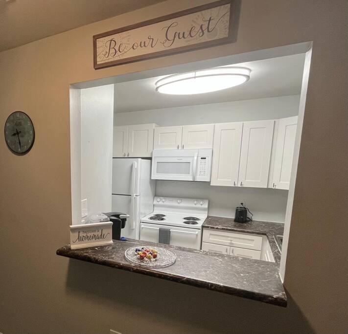 Cozy Retreat 1.8 Mi To Stadium Apartment *